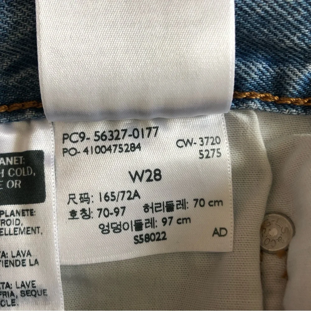 LEVI’S 501 Button Fly Distressed Cut Off High Rise Light Wash Denim Shorts 28